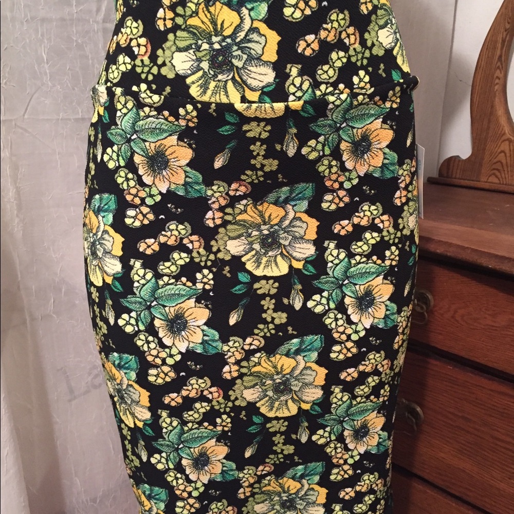 LuLaRoe Cassie Pencil Skirt